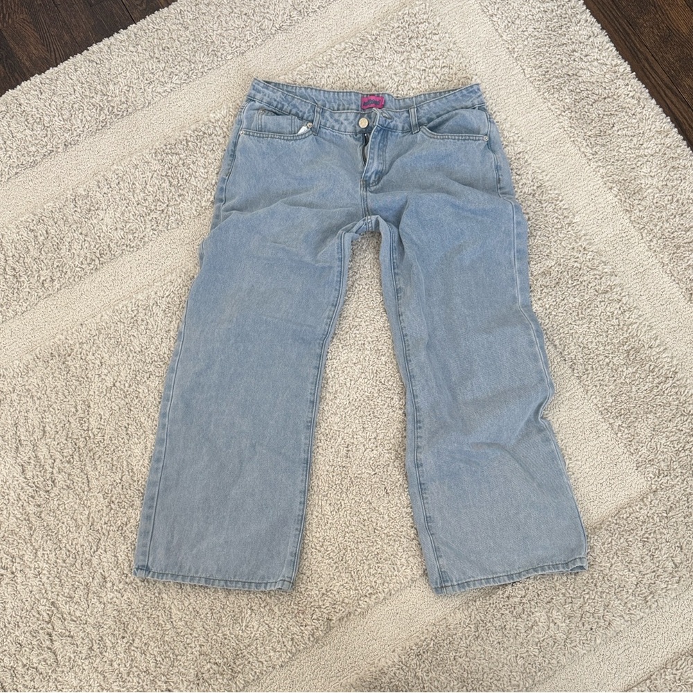 Edikted Petite Low Rise Raelynn Jeans